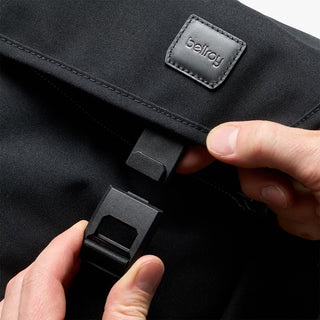 Bellroy Classic Messenger Bag Black