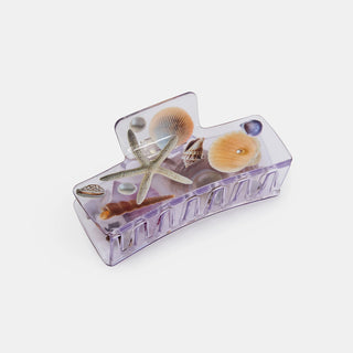 Claw clip with seashell design