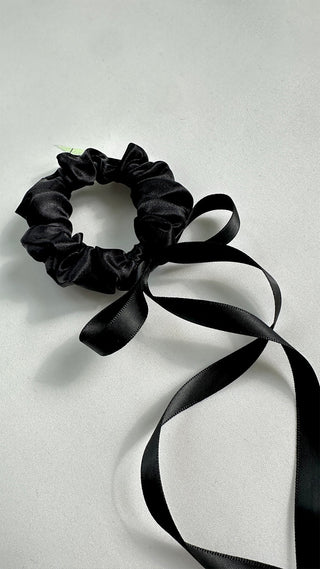 Room Shop Catherine Bow Scrunchie Black