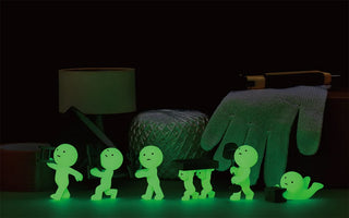SMISKI moving glow mini figurines, green lights in dark setting