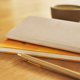 Hobonichi Techo 2027 WEEKS Smooth Planner Café au Lait