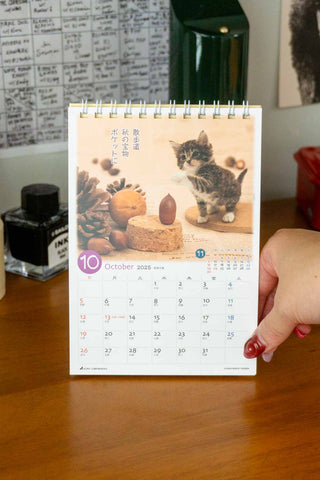 2025 Petit Cats Desk Calendar