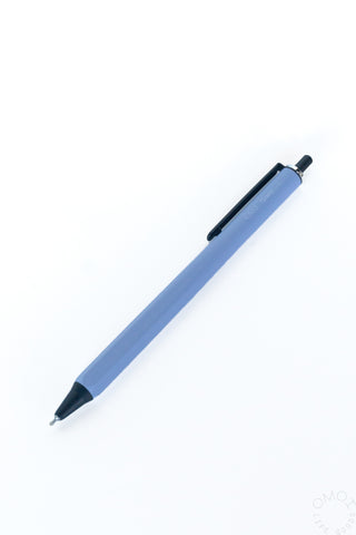 OHTO GS02 0.5mm gel pen, light blue body with black grip and clip