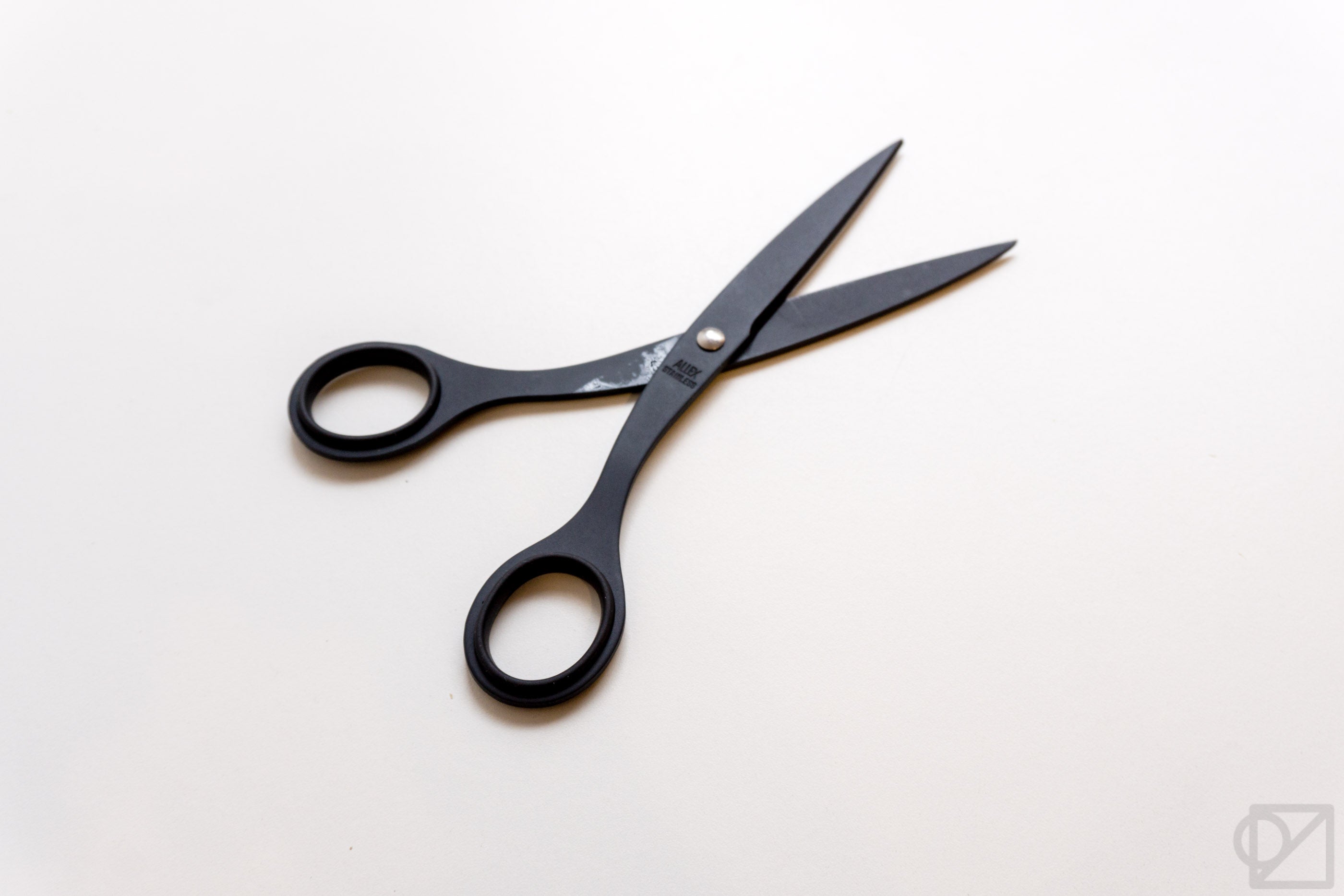 ALLEX Small Skinny Scissors for Office 5.5, All Purpose Slim & Thin Low  Profile Scissors, Made in JAPAN, All Metal Sharp Japanese Stainless Steel